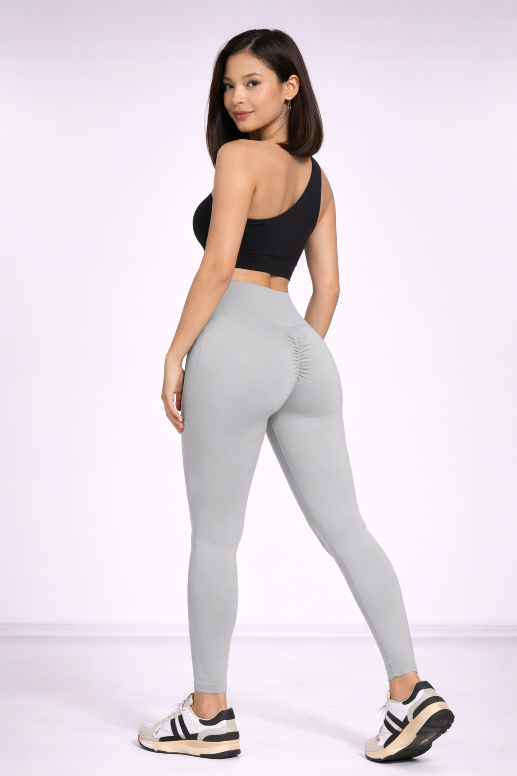 PeachVibe™ V-Back Scrunch Butt Seamless Leggings